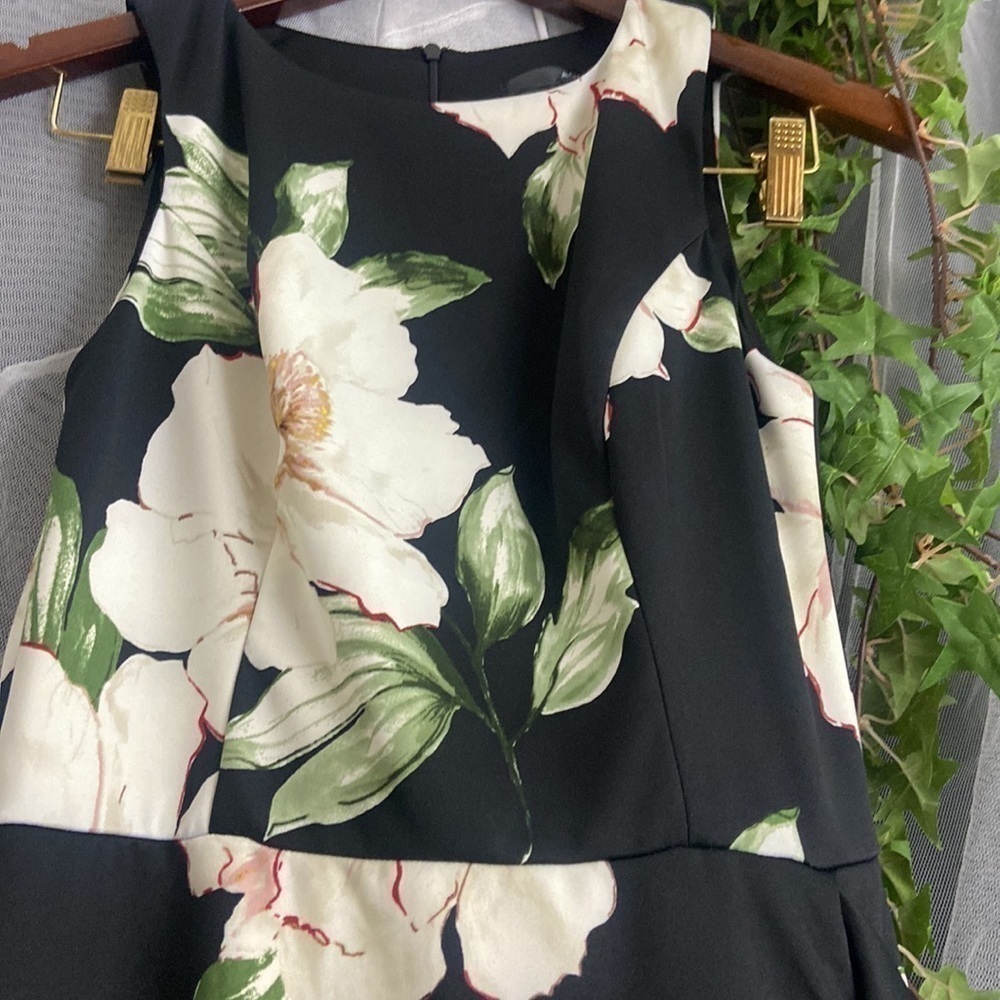 Host Pick 💗Aqua floral ruffled black dress - Picture 6 of 9